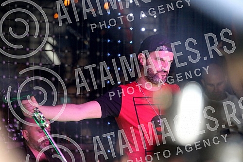 Performance of Aca Lukas (Aleksandar Vuksanovic) held in night club Gotik.Nastup Ace Lukasa u nocnom klubu Gotik.