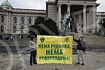 Specific press conference, more precisely gathering and protest of the Assembly of Free Serbia in front of the National Assembly where the session is taking place, on the occasion of the Proposal on Amendments to the Law on Expropriation.Specificna