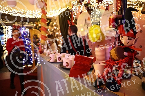 Opening of Vuk's Christmas Corner - the first Christmas concept pop-up store in Belgrade.Otvaranje Vukovog bozicnog kutka - prve Christmas concept pop-up prodavnice u Beogradu.