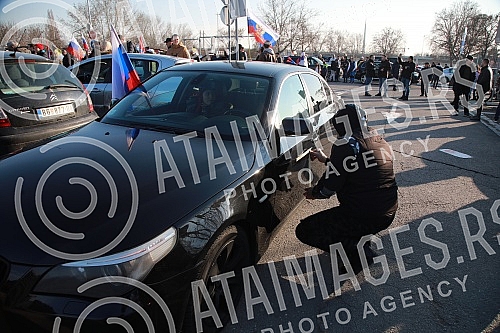 Driving a car called Z to win from the Sava Center to the Church of the Holy Trinity, next to the Church of St. Mark in support of Russia.Voznja automobilima pod nazivom Z za pobedu od Sava centra do hrama Svete Trojice, pored Crkve Svetog Marka u 