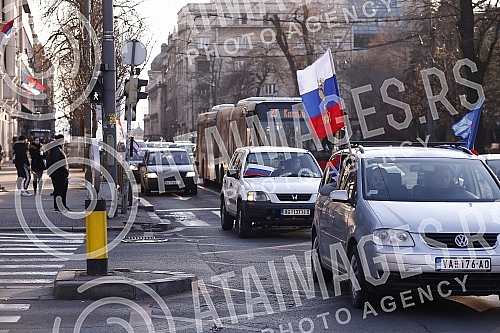 Driving a car called Z to win from the Sava Center to the Church of the Holy Trinity, next to the Church of St. Mark in support of Russia.Voznja automobilima pod nazivom Z za pobedu od Sava centra do hrama Svete Trojice, pored Crkve Svetog Marka u 