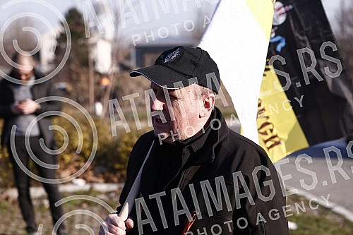 Driving a car called Z to win from the Sava Center to the Church of the Holy Trinity, next to the Church of St. Mark in support of Russia.Voznja automobilima pod nazivom Z za pobedu od Sava centra do hrama Svete Trojice, pored Crkve Svetog Marka u 