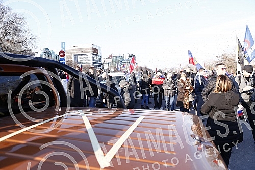 Driving a car called Z to win from the Sava Center to the Church of the Holy Trinity, next to the Church of St. Mark in support of Russia.Voznja automobilima pod nazivom Z za pobedu od Sava centra do hrama Svete Trojice, pored Crkve Svetog Marka u 