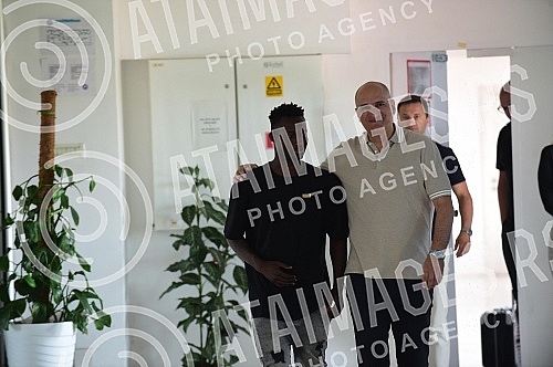 Osman Bukari, a new reinforcement of FC Red Star for next season, was presented at the Media Center of the Rajko Mitic Stadium.U Medija centru stadiona Rajko Mitic  predstavljen je Osman Bukari, novo pojacanje FK Crvena zvezda za narednu sezonu.