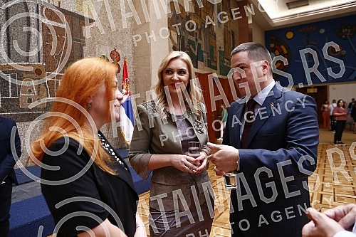 A ceremony was held at the Palace of Serbia on the occasion of awarding scholarships for doctoral students and their inclusion in scientific research.U Palati Srbija odrzana je svecanost povodom dodele ugovora o stipendiranju studenata doktorskih a