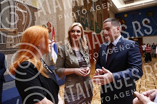 A ceremony was held at the Palace of Serbia on the occasion of awarding scholarships for doctoral students and their inclusion in scientific research.U Palati Srbija odrzana je svecanost povodom dodele ugovora o stipendiranju studenata doktorskih a