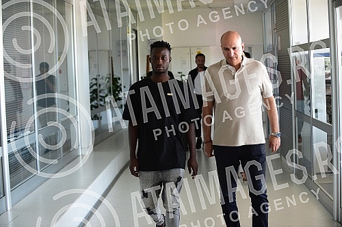 Osman Bukari, a new reinforcement of FC Red Star for next season, was presented at the Media Center of the Rajko Mitic Stadium.U Medija centru stadiona Rajko Mitic  predstavljen je Osman Bukari, novo pojacanje FK Crvena zvezda za narednu sezonu.