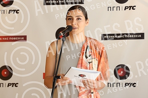 On the World Music Day, the promotion of the album 