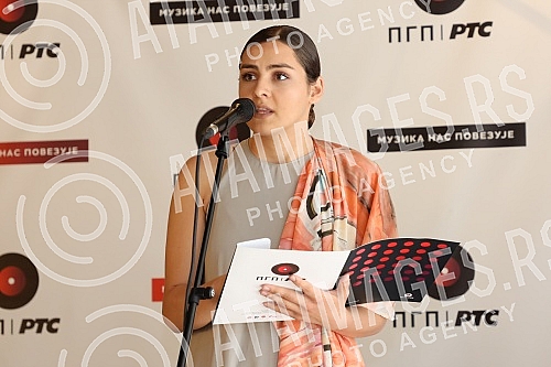 On the World Music Day, the promotion of the album 