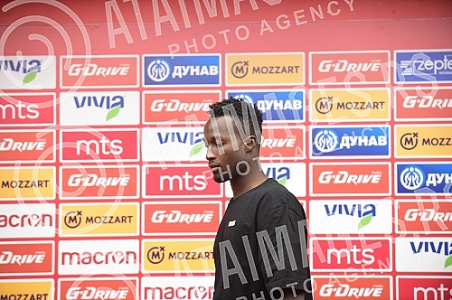 Osman Bukari, a new reinforcement of FC Red Star for next season, was presented at the Media Center of the Rajko Mitic Stadium.U Medija centru stadiona Rajko Mitic  predstavljen je Osman Bukari, novo pojacanje FK Crvena zvezda za narednu sezonu.