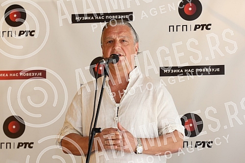 On the World Music Day, the promotion of the album 