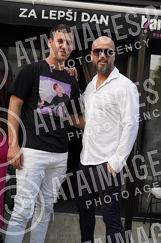 Singer Valentino promoted the song 