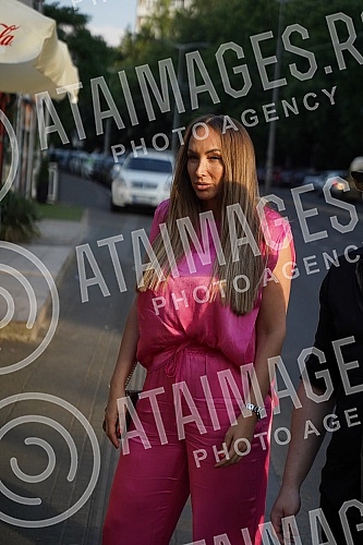 Singer Valentino promoted the song 