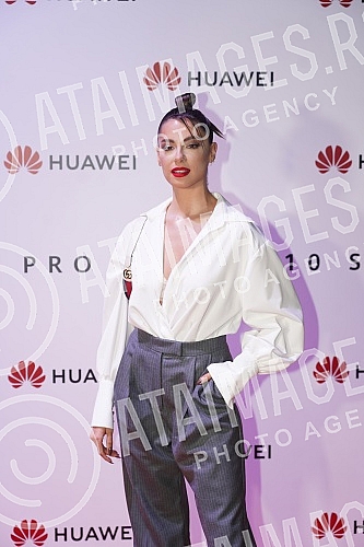 At a regional event in the Belexpo center, Huawei presented new devices and innovations in its business.Na regionalnom dogadjaju u ambijentu Belexpocentra Huawei je  predstavio nove uredjaje i inovacije u svom poslovanju