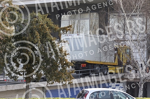 Recent preparations at the Belgrade Fair before the opening of a temporary center for the accommodation of patients with coronavirus.Poslednje pripreme na Beogradskom sajmu pred otvaranje privremenog centra za smestaj obolelih od korona virusa.