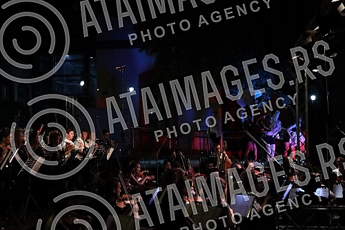On the stage in the courtyard of the Captain Misa building, the new season of the THEATER theater was solemnly opened with the concert 