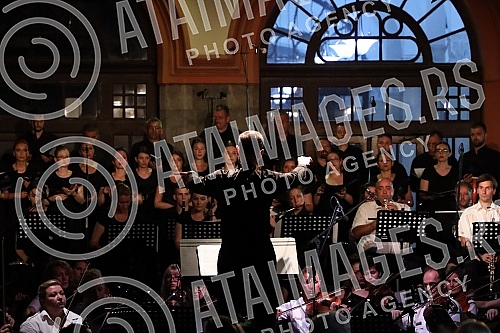 On the stage in the courtyard of the Captain Misa building, the new season of the THEATER theater was solemnly opened with the concert 
