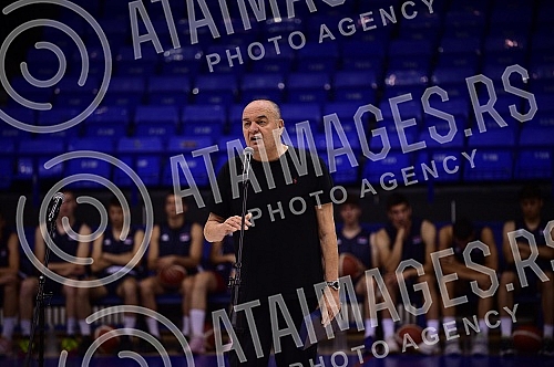 Belgrade basketball clinic Dusan Ivkovic, organized by the Association of Basketball Coaches of Serbia, is held at the Ranko Zeravica Sports Hall in New Belgrade.Beogradska kosarkaska klinika Dusan Ivkovic u organizaciji Udruzenje kosarkaskih trene