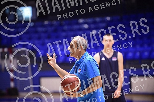 Belgrade basketball clinic Dusan Ivkovic, organized by the Association of Basketball Coaches of Serbia, is held at the Ranko Zeravica Sports Hall in New Belgrade.Beogradska kosarkaska klinika Dusan Ivkovic u organizaciji Udruzenje kosarkaskih trene