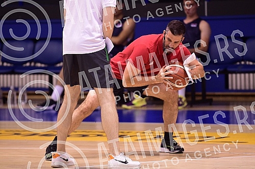 Belgrade basketball clinic Dusan Ivkovic, organized by the Association of Basketball Coaches of Serbia, is held at the Ranko Zeravica Sports Hall in New Belgrade.Beogradska kosarkaska klinika Dusan Ivkovic u organizaciji Udruzenje kosarkaskih trene