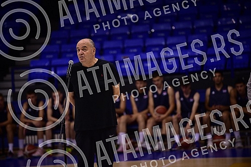Belgrade basketball clinic Dusan Ivkovic, organized by the Association of Basketball Coaches of Serbia, is held at the Ranko Zeravica Sports Hall in New Belgrade.Beogradska kosarkaska klinika Dusan Ivkovic u organizaciji Udruzenje kosarkaskih trene