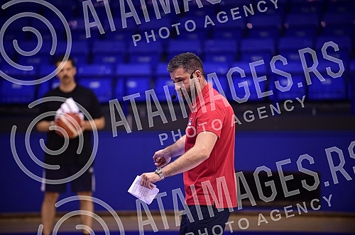 Belgrade basketball clinic Dusan Ivkovic, organized by the Association of Basketball Coaches of Serbia, is held at the Ranko Zeravica Sports Hall in New Belgrade.Beogradska kosarkaska klinika Dusan Ivkovic u organizaciji Udruzenje kosarkaskih trene