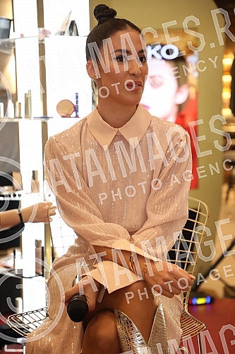 Famous Italian brand KIKO Milano is organizing the first MAKE-UP MARATHON this weekend in the shopping center Galerija in Belgrade, and on the first day the first face of the KIKO Milano brand in Serbia, influencer Dunja Jovanic and make-up artist Dr