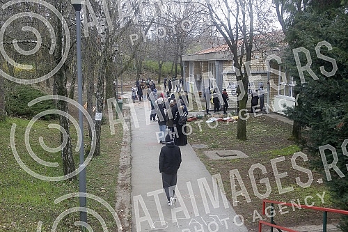 Elections for the President of the Republic and the Assembly of Serbia are being held in Serbia, as well as local elections in 13 cities and municipalities. U Srbiji se odrzavaju izbori za predsednika republike i skupstinu Srbije, kao i lokalni izb