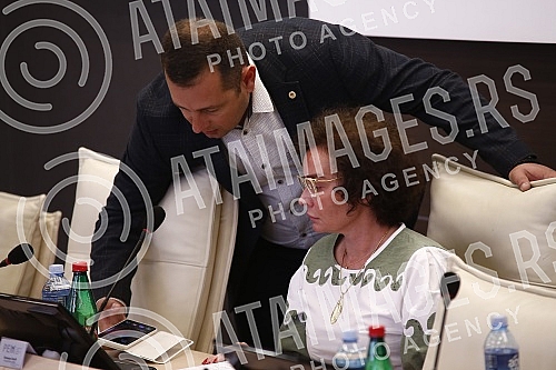 The presentation of television and radio stations that applied for national frequencies began in the premises of the Regulatory Body for Electronic Media (REM), and according to the schedule today, Tanjug and K1 televisions, which applied for one fre