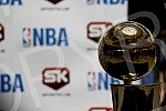 Champion trophy for the NBA was exposed at the mall - Delta City. The cup is named after Larry O'Brien.Pehar namenjen sampionu NBA lige bio je izlozen u Trznom centru - Delta siti. Pehar nosi ime Lerija OBrajena.