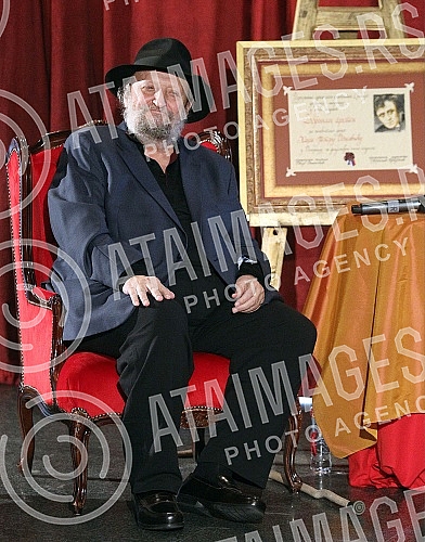 Actor Petar Bozovic was awarded the prize of the Association of dramatic artists of Serbia for his life's work in 2020 - the Dobrica ring award.Glumcu Petru Bozovicu urucena nagrada  Udruzenja dramskih umetnika Srbije za zivotno delo u 2020. godini