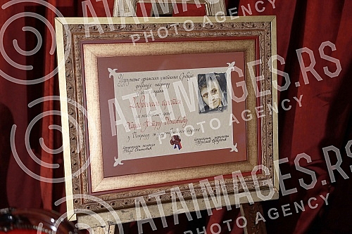 Actor Petar Bozovic was awarded the prize of the Association of dramatic artists of Serbia for his life's work in 2020 - the Dobrica ring award.Glumcu Petru Bozovicu urucena nagrada  Udruzenja dramskih umetnika Srbije za zivotno delo u 2020. godini