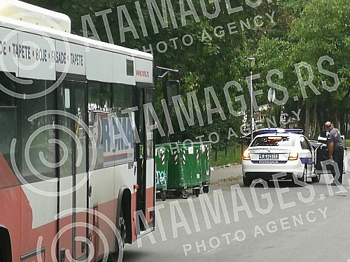 In Zeleznik, the bus driver on the line 58 passengers sprinkled with pepper spray.U Zelezniku vozaca autobusa na lini 58 putnik poprskao biber sprejom.