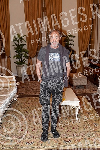 In consultation with the American production company CBS, which owns the license, Emotion Production in cooperation with TV Pink in Simanovci has started filming the domestic version of the famous series 