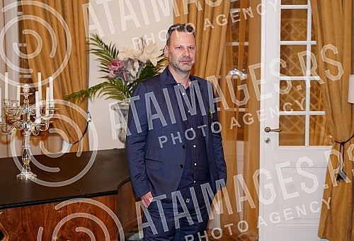 In consultation with the American production company CBS, which owns the license, Emotion Production in cooperation with TV Pink in Simanovci has started filming the domestic version of the famous series 