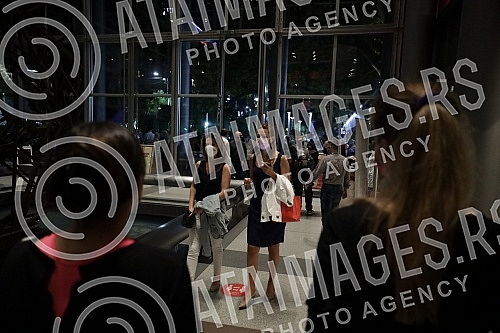 The double, 54th and 55th editions of Bitef, were officially opened tonight at the Yugoslav Drama Theater.Dvostruko, 54. i 55. izdanje Bitefa, svecano je otvoreno veceras u u Jugoslovenskom dramskom pozoristu