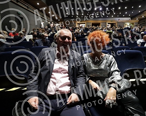 The double, 54th and 55th editions of Bitef, were officially opened tonight at the Yugoslav Drama Theater.Dvostruko, 54. i 55. izdanje Bitefa, svecano je otvoreno veceras u u Jugoslovenskom dramskom pozoristu