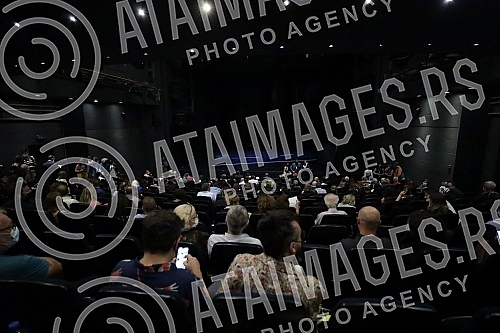 The double, 54th and 55th editions of Bitef, were officially opened tonight at the Yugoslav Drama Theater.Dvostruko, 54. i 55. izdanje Bitefa, svecano je otvoreno veceras u u Jugoslovenskom dramskom pozoristu