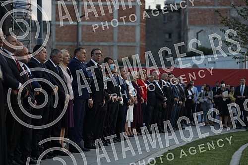 The central manifestation on the occasion of the Day of Serbian Unity, Freedom and the National Flag is being held on Savka Square near the monument to Stefan Nemanja. Centralna manifestacija povodom Dana srpskog jedinstva, slobode i nacionalne zas