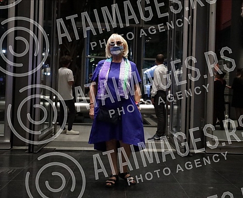 The double, 54th and 55th editions of Bitef, were officially opened tonight at the Yugoslav Drama Theater.Dvostruko, 54. i 55. izdanje Bitefa, svecano je otvoreno veceras u u Jugoslovenskom dramskom pozoristu