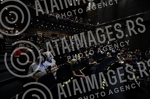 The double, 54th and 55th editions of Bitef, were officially opened tonight at the Yugoslav Drama Theater.Dvostruko, 54. i 55. izdanje Bitefa, svecano je otvoreno veceras u u Jugoslovenskom dramskom pozoristu