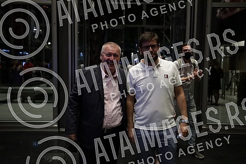 The double, 54th and 55th editions of Bitef, were officially opened tonight at the Yugoslav Drama Theater.Dvostruko, 54. i 55. izdanje Bitefa, svecano je otvoreno veceras u u Jugoslovenskom dramskom pozoristu