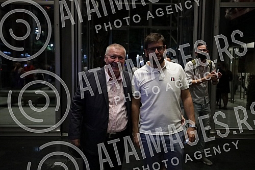 The double, 54th and 55th editions of Bitef, were officially opened tonight at the Yugoslav Drama Theater.Dvostruko, 54. i 55. izdanje Bitefa, svecano je otvoreno veceras u u Jugoslovenskom dramskom pozoristu