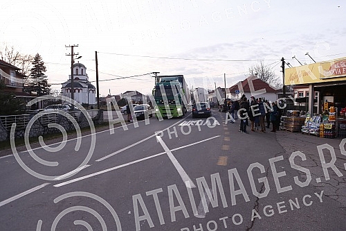 A passable road after the end of the blockade in Gornji Nedeljice due to the announcement of the continuation of the Jadar project.Prohodan put nakon zavrsetka blokade u  Gornjim Nedeljicama zbog najave nastavak projekta Jadar.Okupljanje gradjana