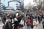 In Novi Sad, the blockade of the crossroads near Futoska pijaca was held from 1 pm to 2 pm, and then the walk along Jevrejska Street, Jovana Subotica Street to the Temerin Crossroads started. U Novom Sadu je odrzana blokada raskrsnice kod Futoske p