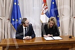 In the Serbian government, the Minister for European Integration, Jadranka Joksimovic, signed a Trust Agreement by which the EU grants Serbia almost 12 million euros to finance activities in the fight against the corona virus pandemic.U vladi Srbij