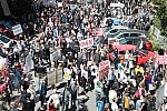 Participants in the protest against e-fiscalization on the markets of Serbia in front of the RTS building.Ucesnici protesta protiv e-fiskalizacije na pijacama Srbije ispred zgrade RTS-a.
