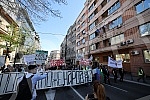 A gathering of market vendors protesting against e-fiscalization in Serbian markets marched in front of the Usca shopping mall, and then protesters marched towards Zeleni venac and Terazije tunnel, then to Makednoska Street and the RTS building, from
