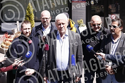 The press conference of the Let's Go People coalition on the occasion of the repeat elections for members of the Belgrade City Assembly at four polling stations was held in front of the Belgrade City Administration.Konferencija za medije koalicije 