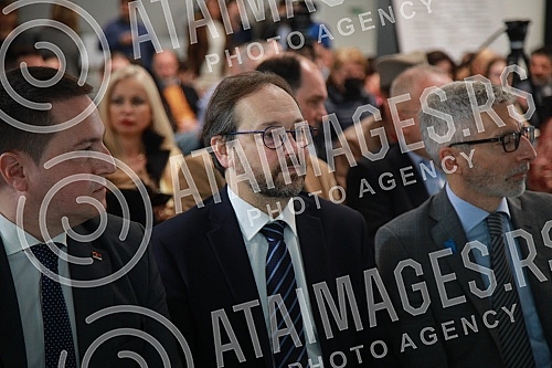 The First French-Serbian Innovation Forum, organized by the French Embassy in Serbia, the French Institute in Serbia and the Tempus Foundation, has started at the Museum of Science and Technology.U Muzeju nauke i tehnike je poceo Prvi francusko-srp